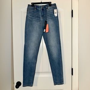 Love by Liverpool Abby Skinny Jeans